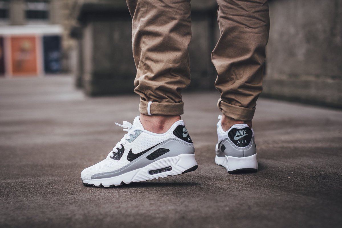 Titolo Nike Air Max 90 Ultra Essential White Black Wolf Grey Shop Here T Co Rbvd8fzp0a T Co L4jptntaug