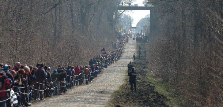 Liefdesverklaring aan Parijs-Roubaix 2016.
hpdetijd.nl/2016-04-11/lie…
