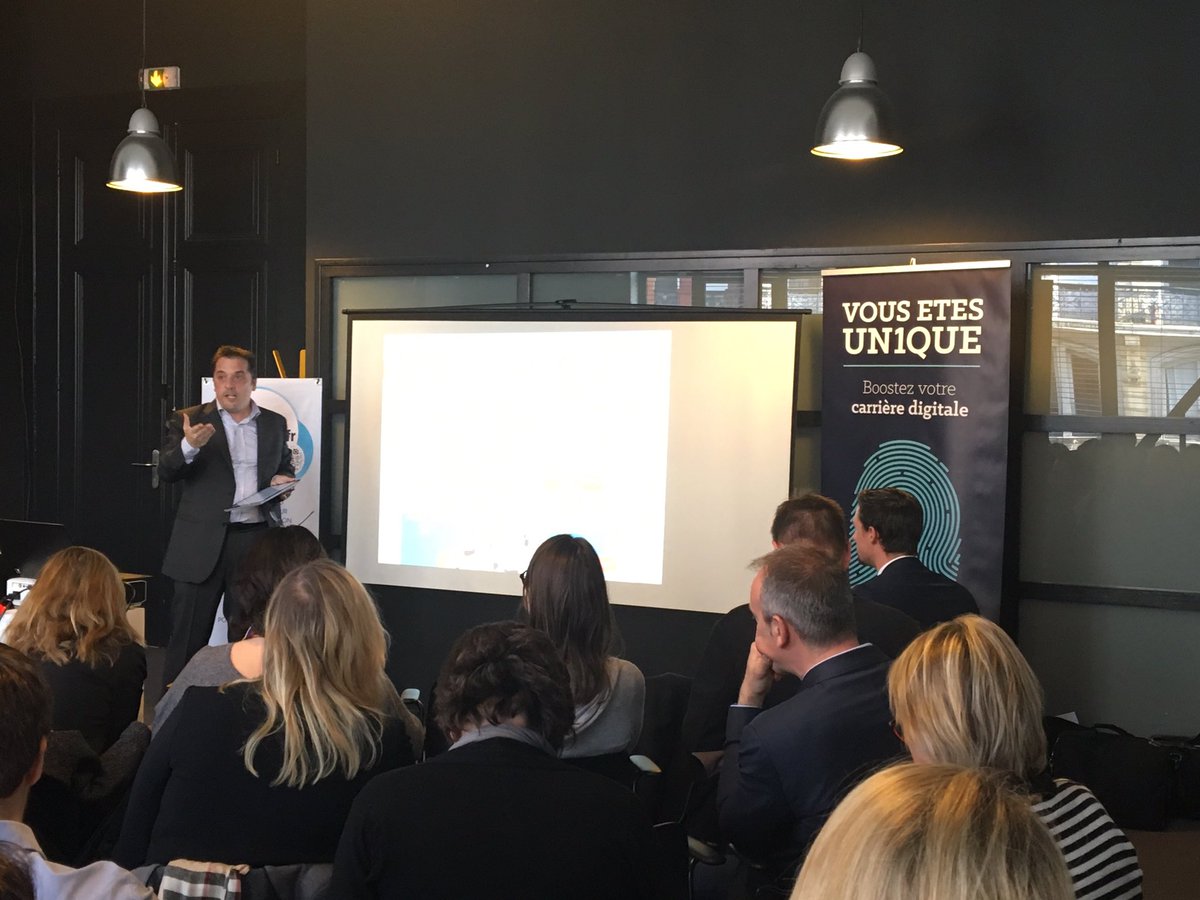 frededlens's tweet image. #BigDataRH intervention Eric PÉREZ de la @CNIL le cœur de la donnée : la Data personnelle ! @eConsultingRH @Geuze_F