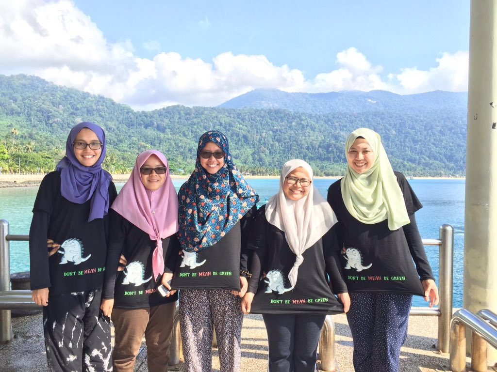 tkahazhr's tweet photo. Pulau Tioman ✅ #Don'tBeMeanBeGreen #GreenPolymer https://t.co/U8Q5AZpFdo
