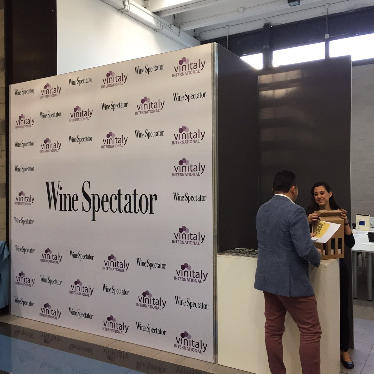 cognowines's tweet photo. Thanks a lot @BSandersonWine and @WineSpectator!
Great tasting with our #Barolo Riserva Vigna Elena 2006. https://t.co/bGOs2SxURz