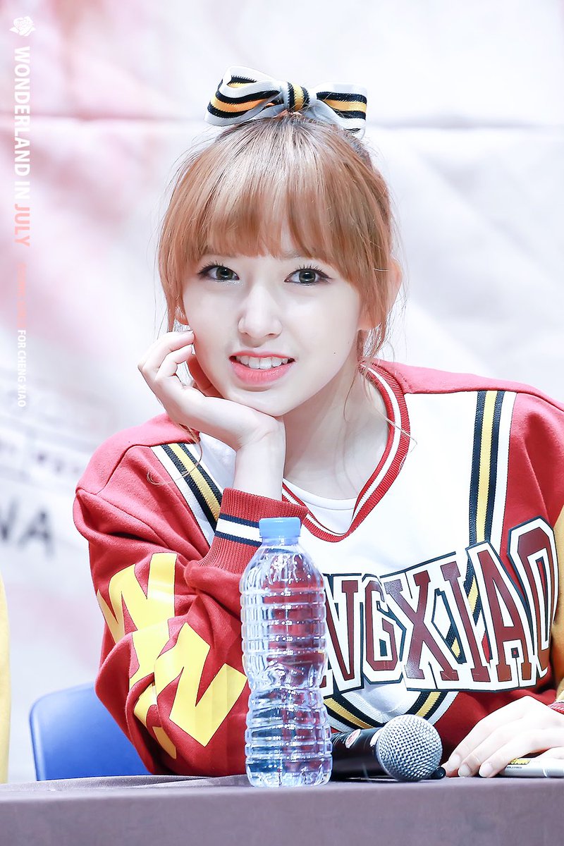 19980715com's tweet photo. HQ 🌸 160410 인천 팬싸   #성소 #ChengXiao #우주소녀 #MoMoMo #모모모 @WJSN_Cosmic 💖☀️ https://t.co/xFGy7No5p4