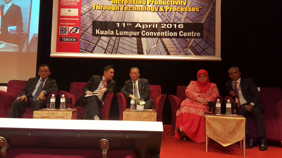 saroki19's tweet photo. Yb @PetraJayaMP & Yb @Rosnah_ARS at #7thMCS opening ceremony. @CIDB_Malaysia @mbamalaysia https://t.co/mAvXO0FERK