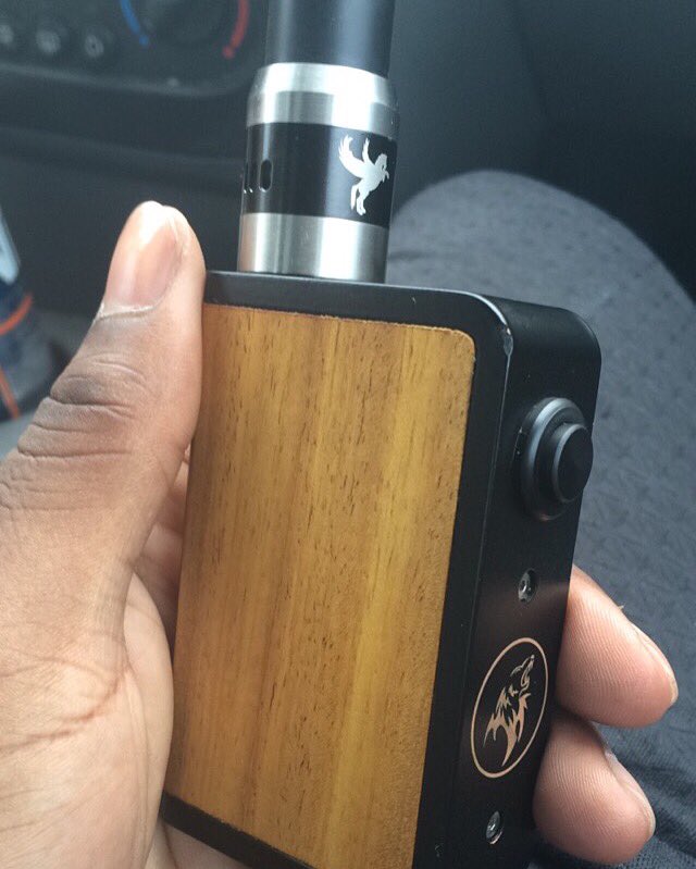 Caliivet's tweet photo. My Silver Wolf Warrior box mod #VapeLyfe #SilverWolfCustoms #WarriorBoxMod there was only 500 made and I have one https://t.co/12DcNN7XGj
