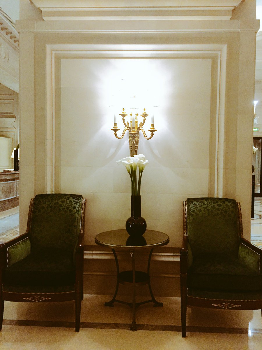 ST_TravelMag's tweet photo. Flowers, flowers everywhere - @FSParis is a veritable garden. Can we take them home with us please? #travel #paris https://t.co/XBQlChCO11