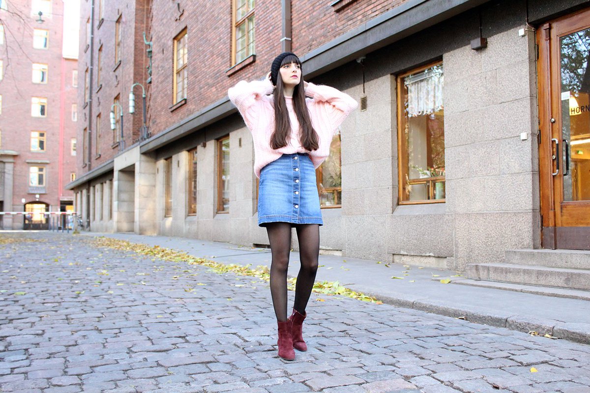 pazhalabi's tweet photo. I've been out from @twitter but here we go again!
https://t.co/soYK7W2YU9
#denimskirt #trends #seventies #burgundy https://t.co/hJSgUH59Fb