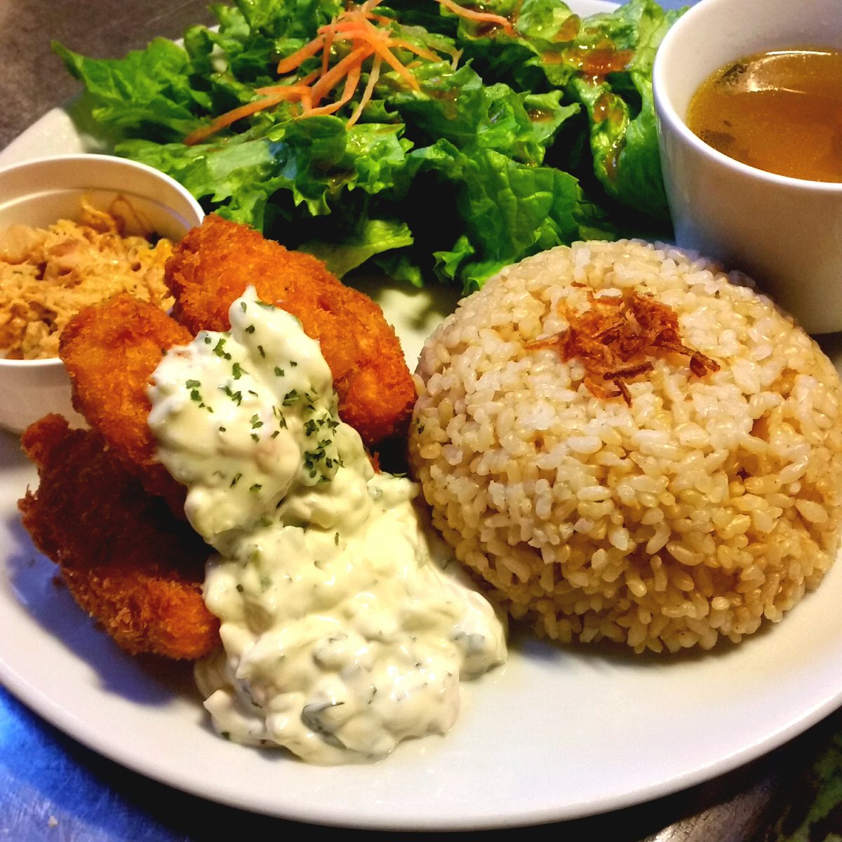 Rokucafe 今週の平日ランチは 昔ながらのオムライス 800 カキフライプレート しそタルタルソース 950 豚のしょうが焼き丼ぶり 930です Rokucafe ロクカフェ 横浜 Cafe カフェ バースデー ランチ T Co 3epqa5abbw