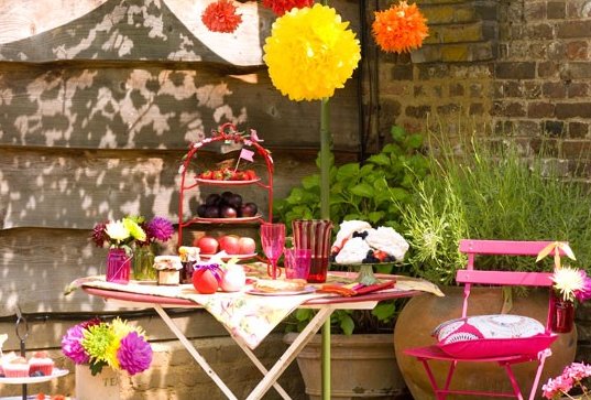 housetohome's tweet photo. Love colour when it comes to decorating indoors? Then why not take it outside? https://t.co/g9e4CbZtRT https://t.co/TSUlL5Mh2y