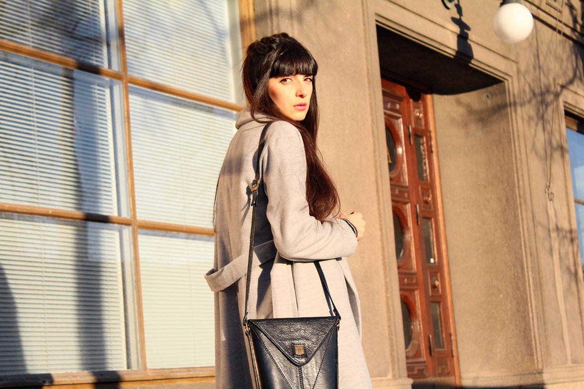 pazhalabi's tweet photo. Grey coats are my very best friend!
https://t.co/0JX14UAnsw
#greycoat #helsinki #fashionblogger #trends #fashionblog https://t.co/aP2HDZLGCt