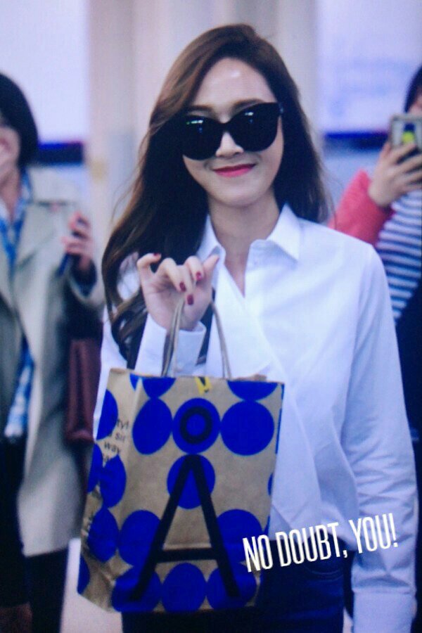 [PIC][11-04-2016]Jessica trở về Hàn Quốc vào trưa nay Cfvi6sMVAAA4noP