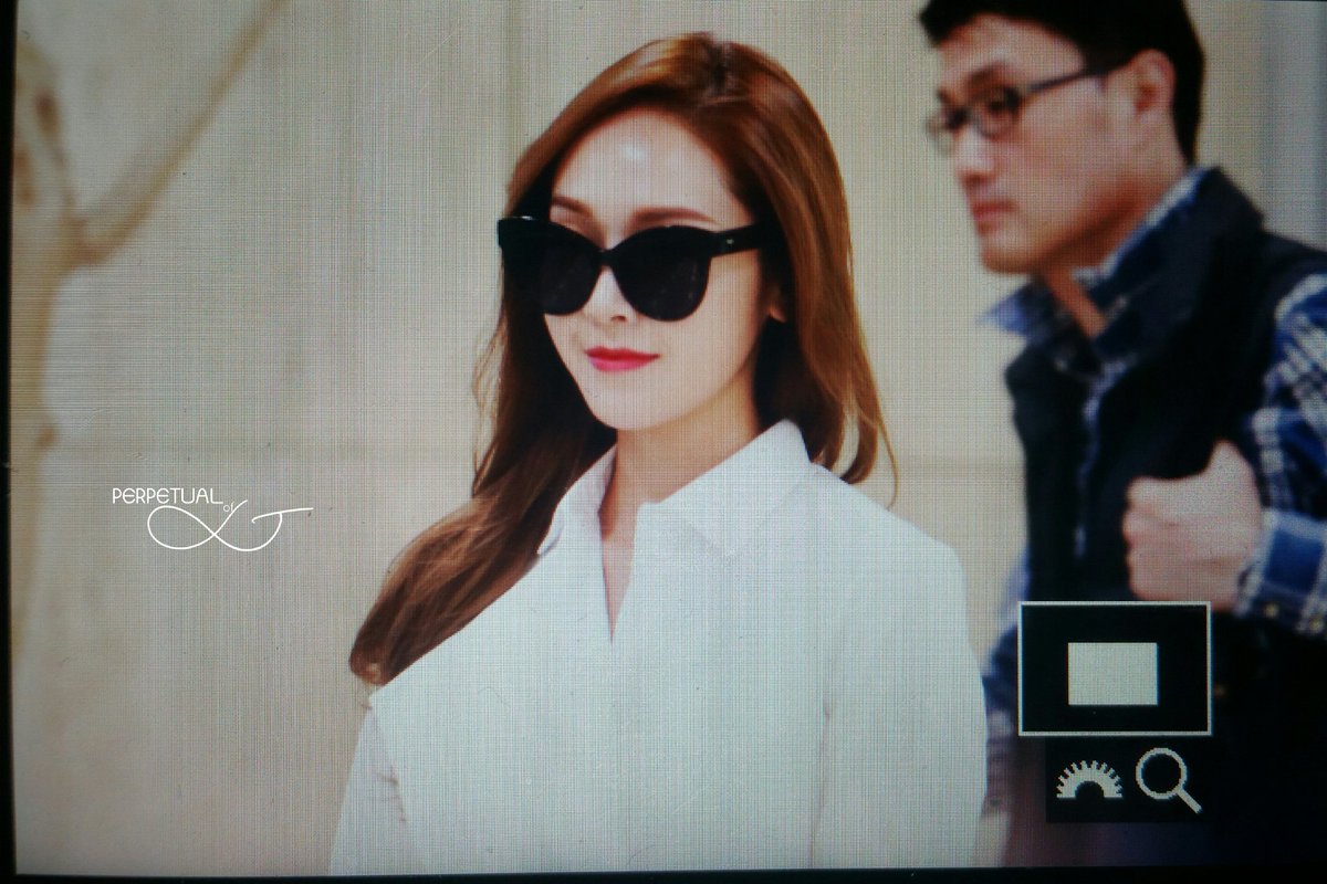 [PIC][11-04-2016]Jessica trở về Hàn Quốc vào trưa nay Cfvkmc6VIAAHtGB