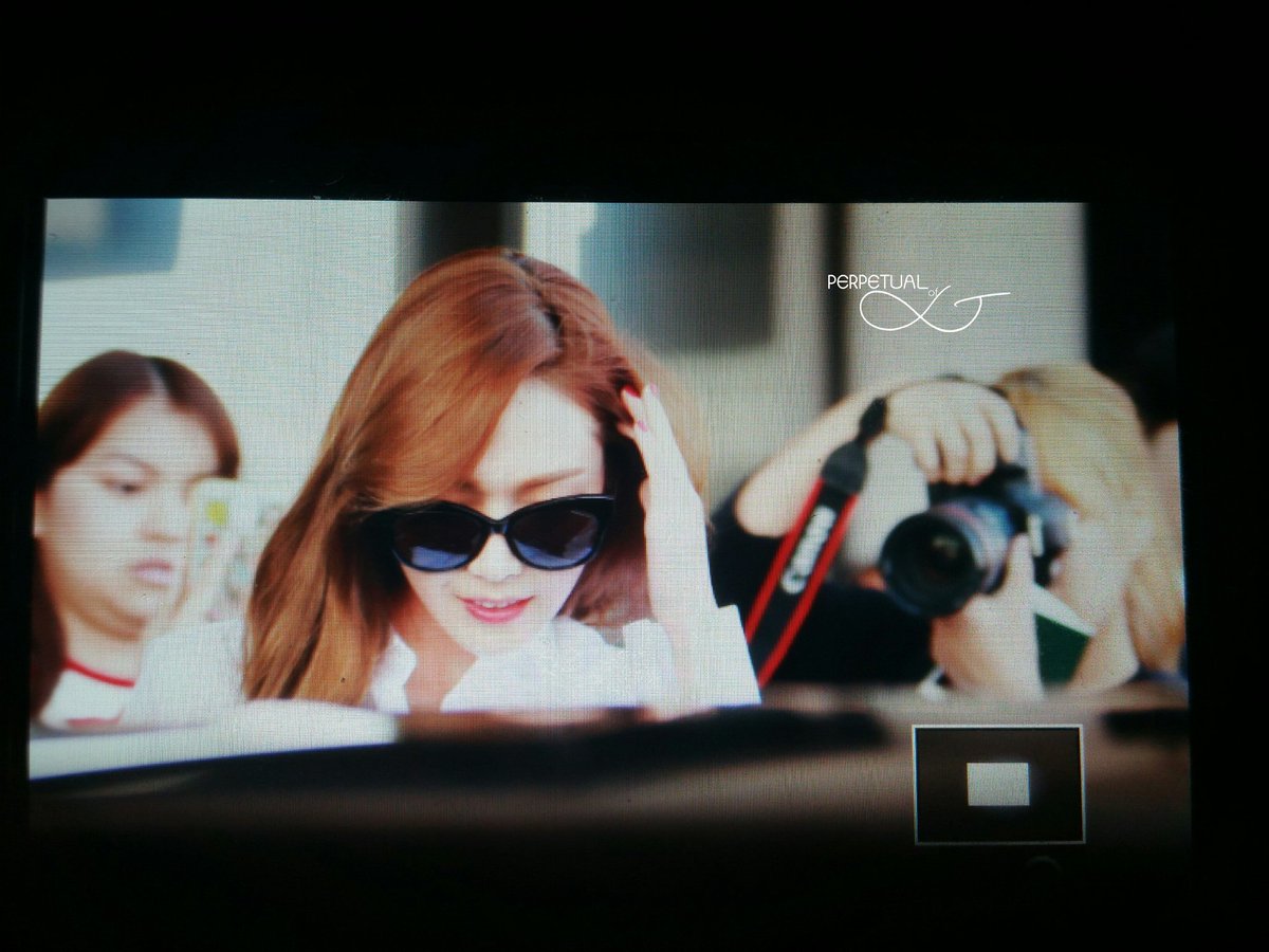 [PIC][11-04-2016]Jessica trở về Hàn Quốc vào trưa nay CfvksHQUUAAwny_