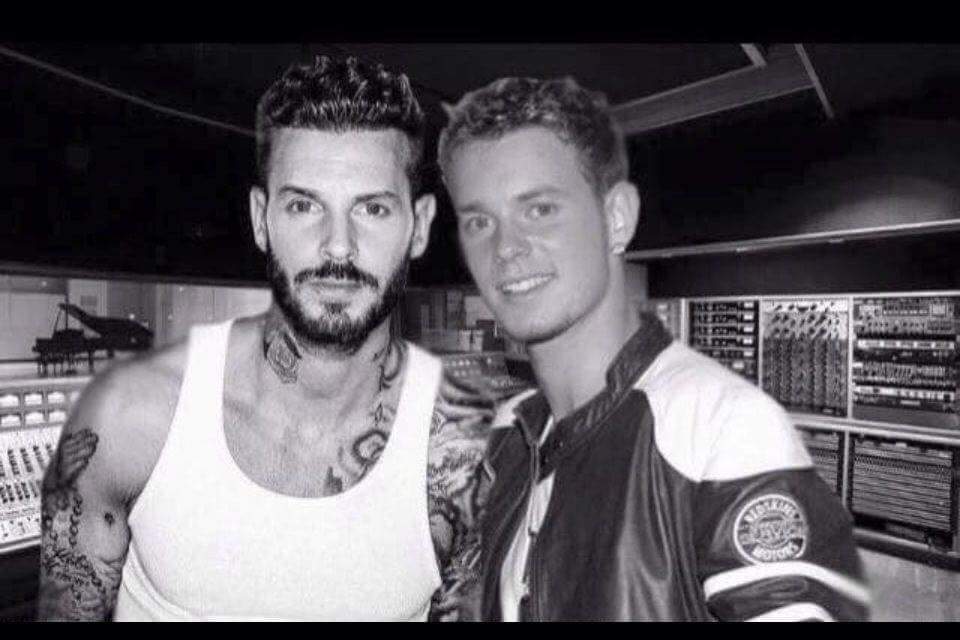 alexdub84's tweet photo. Clip de @MPokora dans quelques instants sur W9 #ANosActesManques https://t.co/uUQehK7wyL