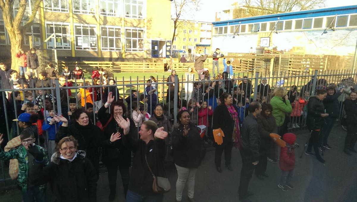 daltonoverschie's tweet photo. Zojuist vertrokken voor een week Otterlo. Schoolkamp groep 7/8. Plezier maken. #dalton #overschie https://t.co/xrB9OXyBze
