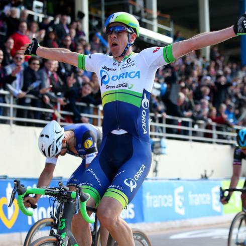 Paris-Roubaix race highlights - Video buff.ly/1YnT4Jm