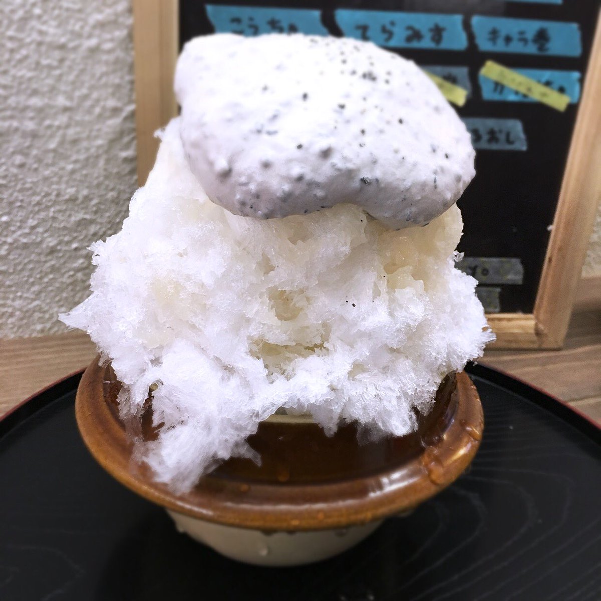 u_u_16's tweet photo. 2016.4.11.mon
あんどりゅ。さんでかき氷♡
フワフワのかき氷、素晴らしい💓
☆桜もち☆黒ゴマ団子☆塩きゃらめる
#大須
#あんどりゅ
#かき氷 https://t.co/VaY43QiHNa