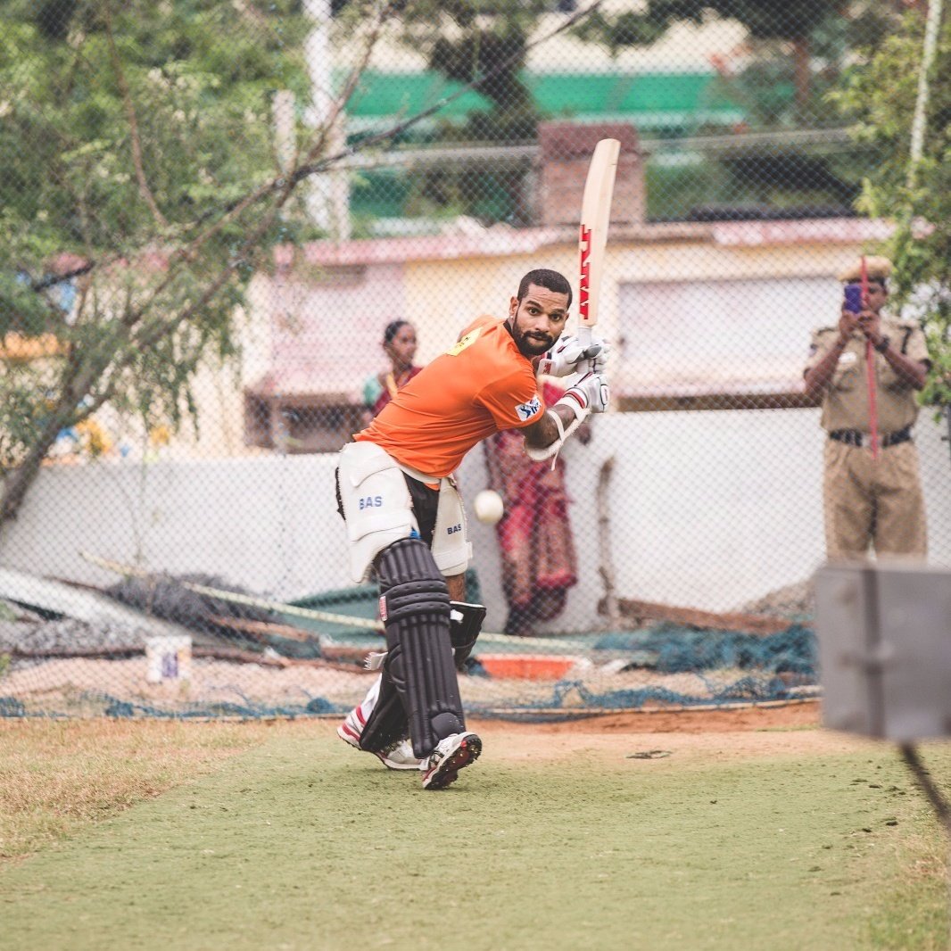 SDhawan25's tweet photo. Another wonderful training session at the @SunRisers camp. Feeling great and raring to go! #IPL #OrangeArmy https://t.co/i4vip06PfK