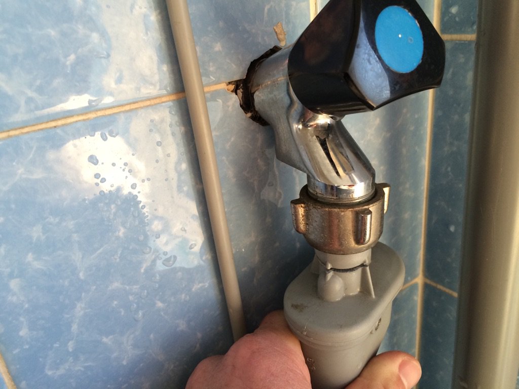 wateroverlast's tweet photo. #Waterschade Fastserv.nl https://t.co/NmY7IXrCUb