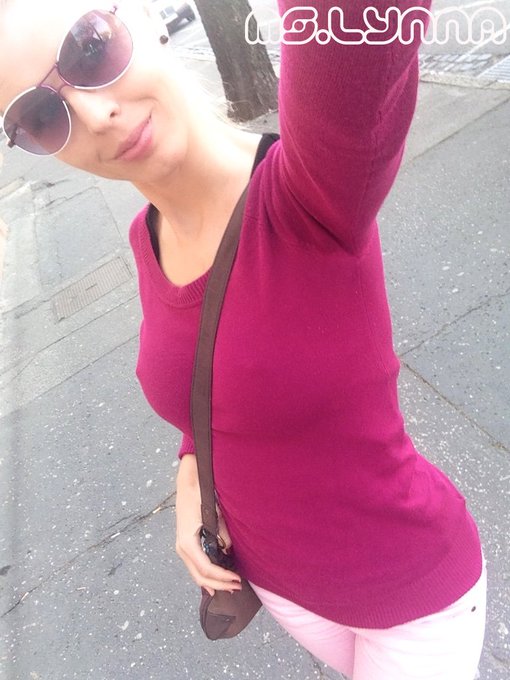 On the way to hospital. Let's be colourful and optimistic! #tonsillectomy Surgery under full anaesthesia<a href="/tag/tonsillectomy"class="tags"><span>#tonsillectomy</span></a>