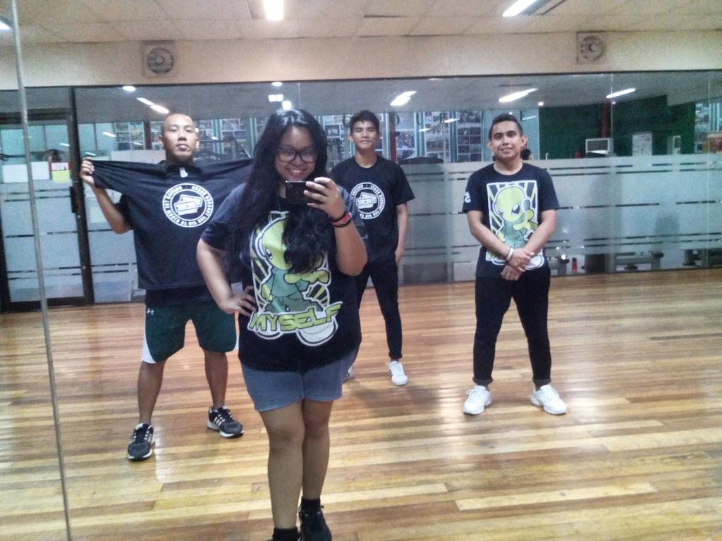 eyahredonya's tweet photo. let's go 2nd week, 💃💃💃💃 #summerdanceclass2016 #choreographyclass https://t.co/olof9brftE