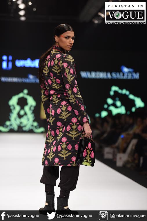 WORLDINVOGUE's tweet photo. @wardhasaleem-#FPW16 #SOWCASING #SS16 #FASHIONPAKISTAN #PAKISTANINVOGUE https://t.co/2sY3NsdDGu