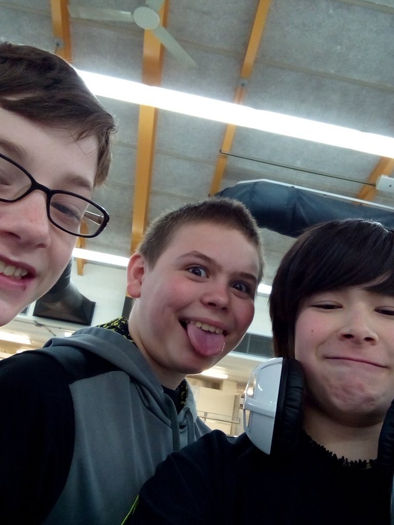 IsaiahMinecraft's tweet image. Me and more random people!