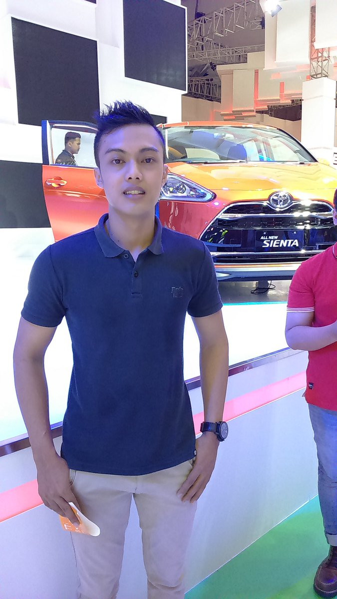 ArisLabret's tweet photo. #mysienta #toyota #tmmin #iims #IIMS2016 https://t.co/xSl3MoE7Vp