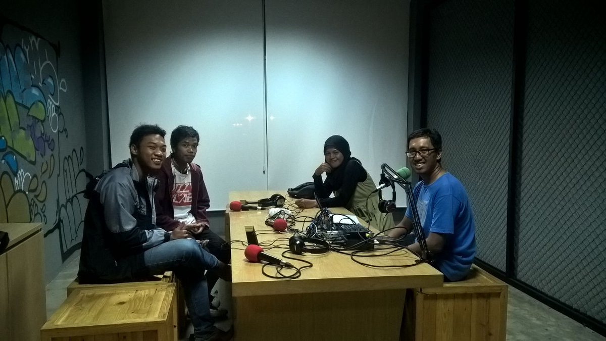 Sudah siap mendengarkan cerita kita tentang <a href="/nebengers/">#BarengNebengers</a> di @radiogulali ??
