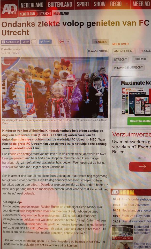 EricRoeske's tweet photo. Ondanks ziekte volop genieten van @fcutrecht #AD_UN #WKZWeek @HetWKZ @VriendenWKZ https://t.co/jDUTrpKOEa