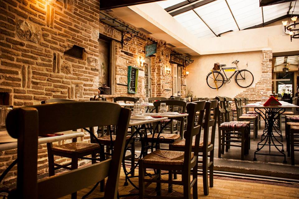 AthensCityGuide's tweet photo. If u haven’t tried the traditional dishes of Diavlos in #Thission, u're certainly missing out!🍴 #Monastiraki #Athens https://t.co/ynysyAek1t