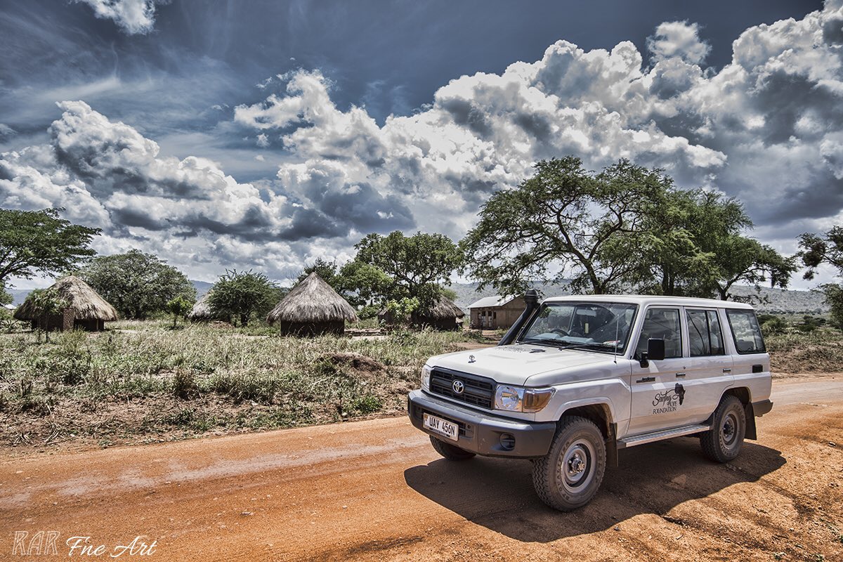 2explorers's tweet image. #letsgoplaces  #uganda #africa #toyotalandcruiser @Toyota @SewingHopeFDN @Sister_Rosemary @NBAThunderPhoto