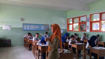 Kemenag_RI's tweet photo. #UAMBN MTsN Prigen Pasuruan hari pertama berjalan lancar #JujurBerprestasi https://t.co/wwjt42DV9Y