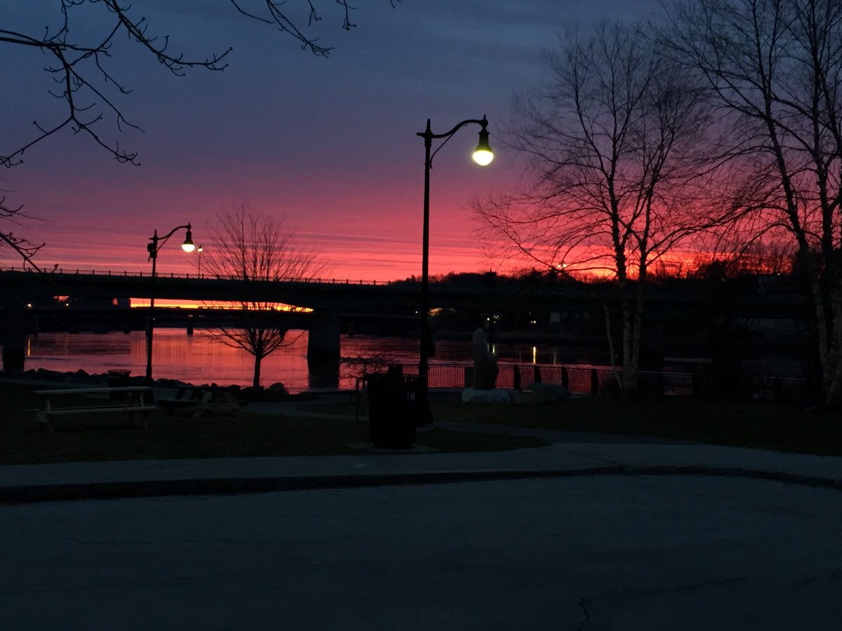 RT @JackCameraman: Good morning from the #BangorWaterfront what a sunrise today! @WLBZ2 @WCSH6