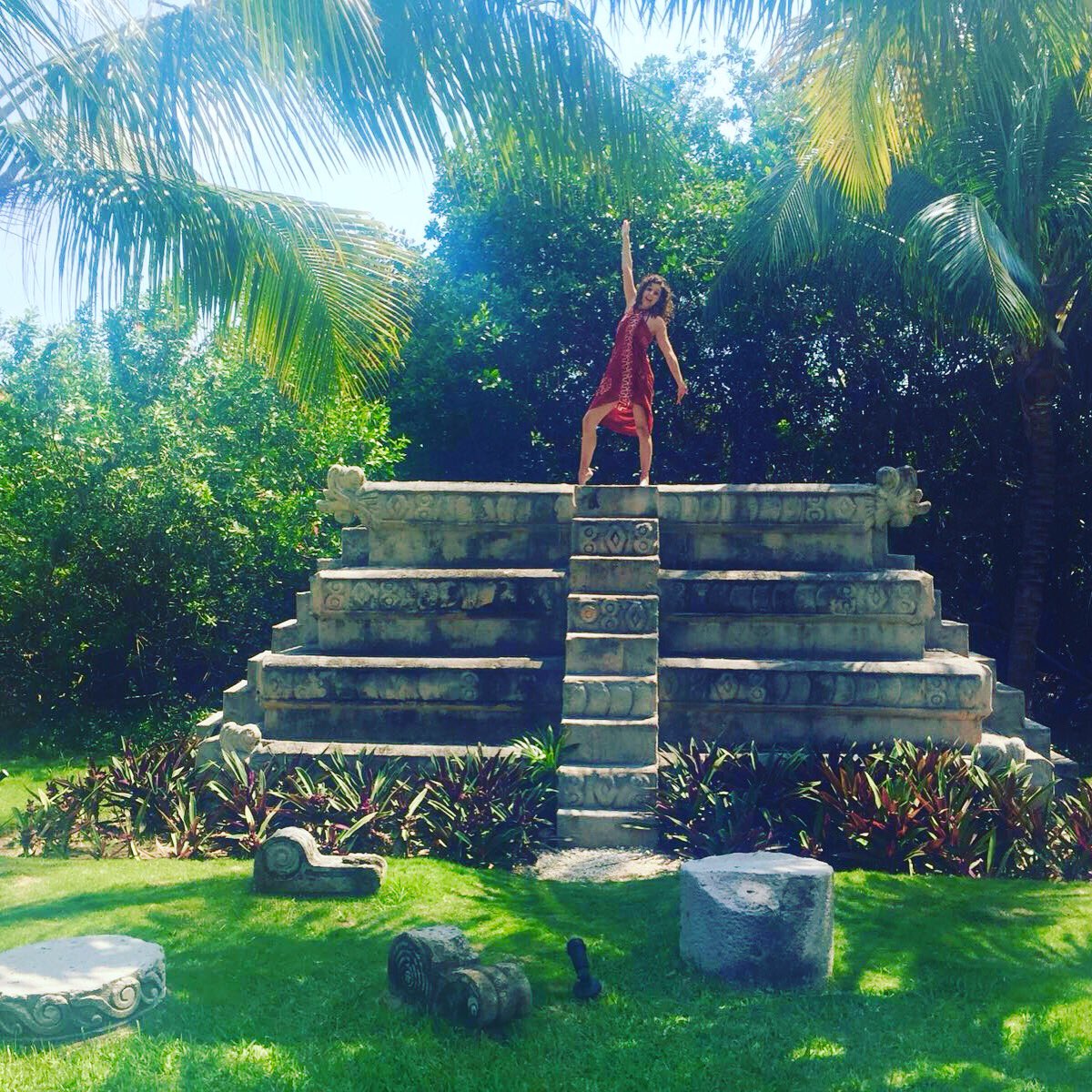 Its_Sarah_G_'s tweet photo. #Mexico #livelifetothefullest #setyourownpath #behappy https://t.co/VP5dcPslKU