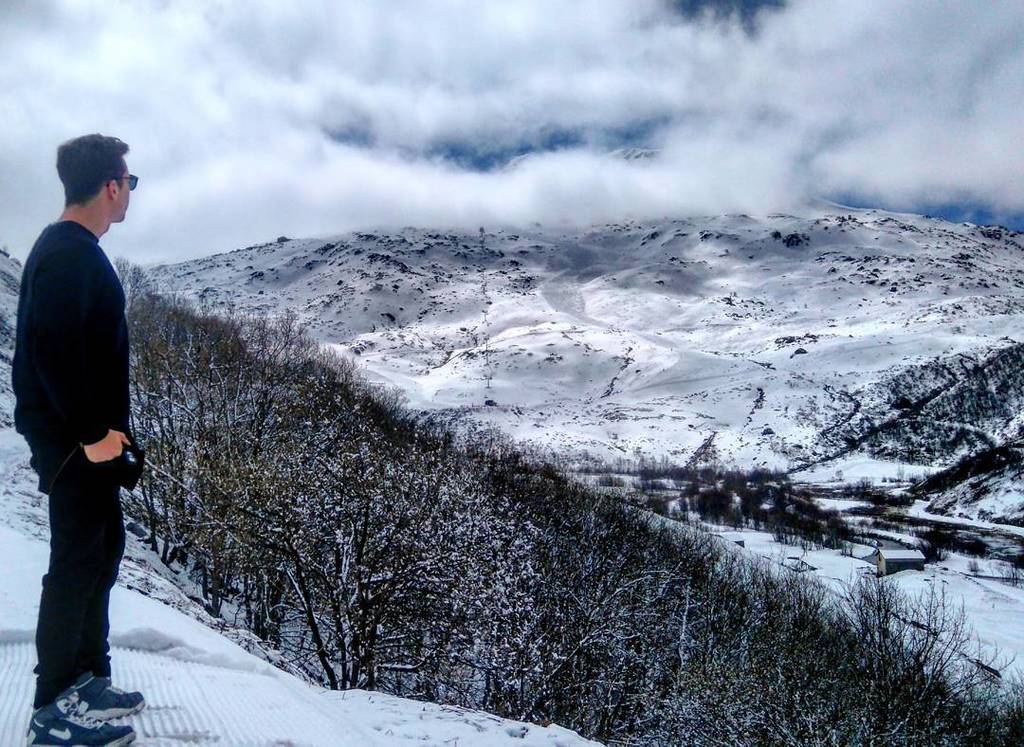 from alessa_michi, ❄ 👌. #view#snow#mountain#awesome#sky#cloud#tree#wild#life#trip#dayoff#r… ift.tt/1Lu8QKj