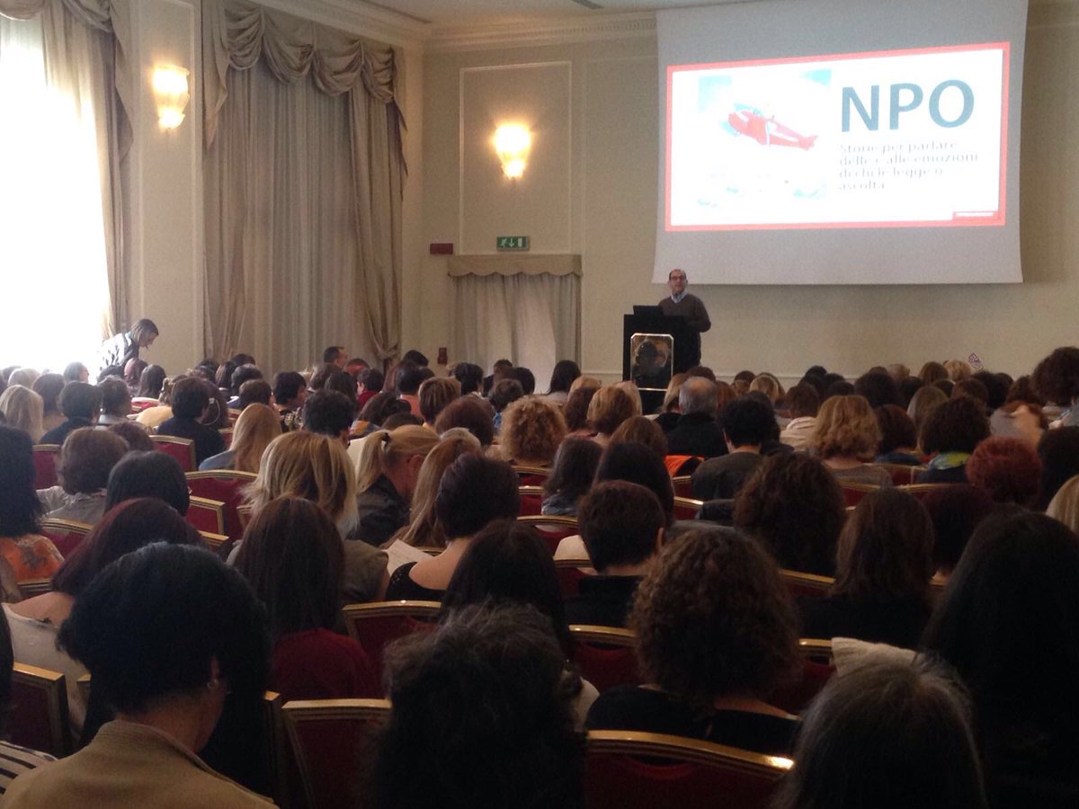 RizzoliEdu's tweet photo. Storie e narrazione per l'educazione emotiva: Alberto Pellai a #primariaday Milano #storytelling https://t.co/q4wQCOYrLi