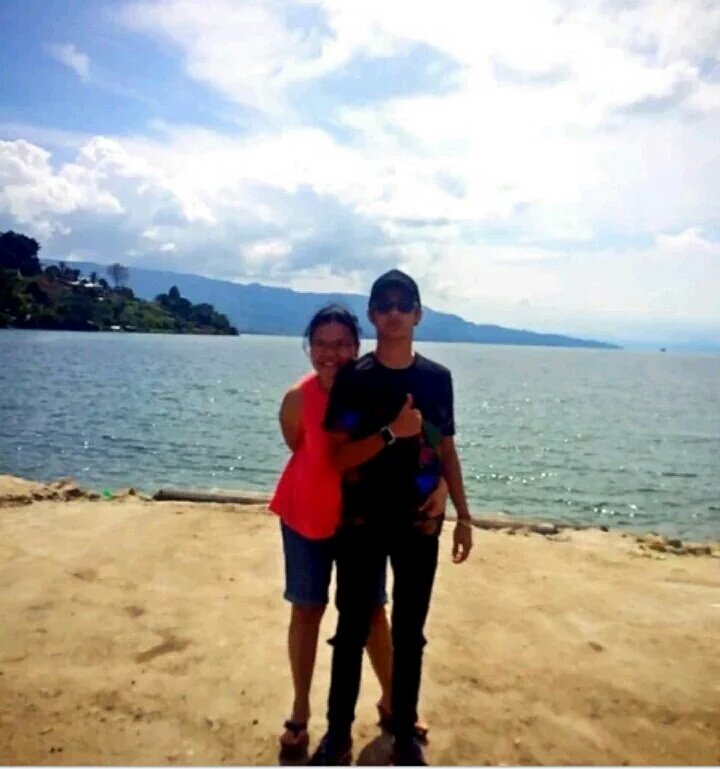 Hmmm gantengnya anak tante <a href="/monalisasitorus/">monalisa</a>  <a href="/bastiansteel/">Bastiansteel</a>