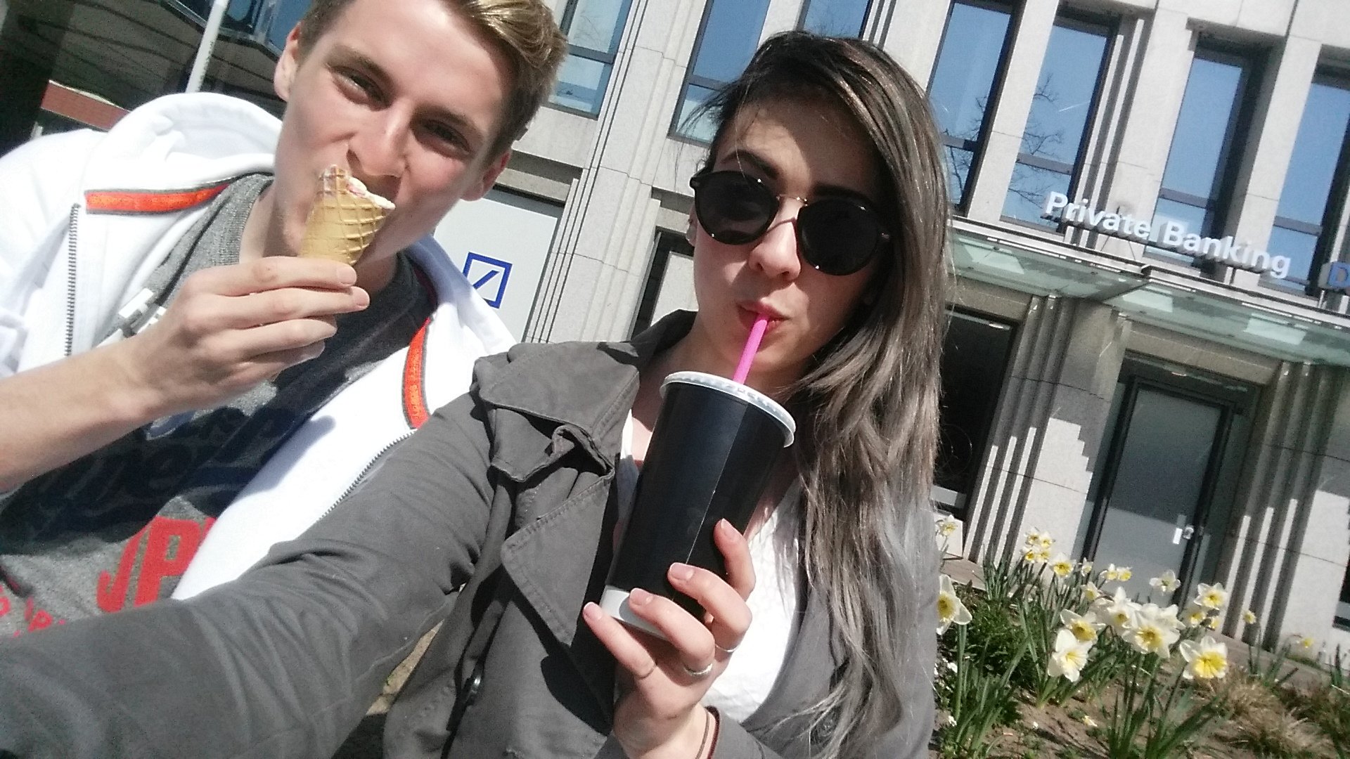 𝕝𝕖𝕤𝕝𝕚𝕖 🦊 on Twitter: &amp;quot;Gönnung mit meinem Unikumpel in der Pause 😊 # ...
