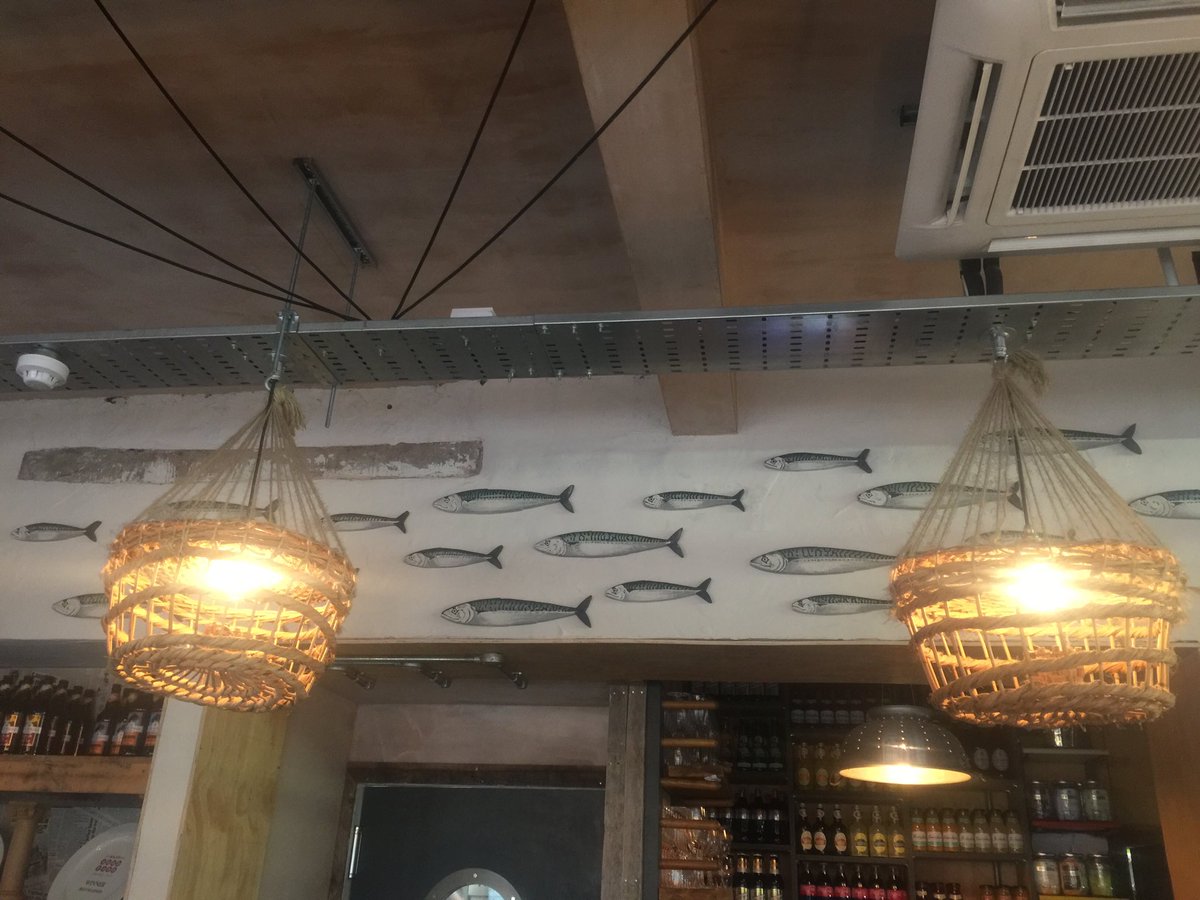 thescallopshell's tweet photo. Loving our new Wall art by Jess Hughes Designs. #supportlocal @TheBathMagazine @BathLifeMag https://t.co/YW1a882sCN