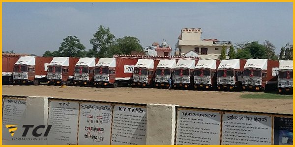 TCILGroup's tweet photo. #TCI gives required #boost to #children's #education-sponsors #TMLDC #Truck Driver's Ward #Scholarship distribution. https://t.co/kzCry5VLsG
