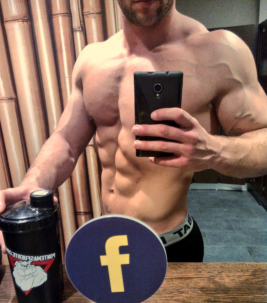 ruben_dece's tweet photo. Bulk in progress🔥@Tenuncuerpo10 @PonteMASfuerte #GuerraDeSexos2016 https://t.co/qvAarchSNC