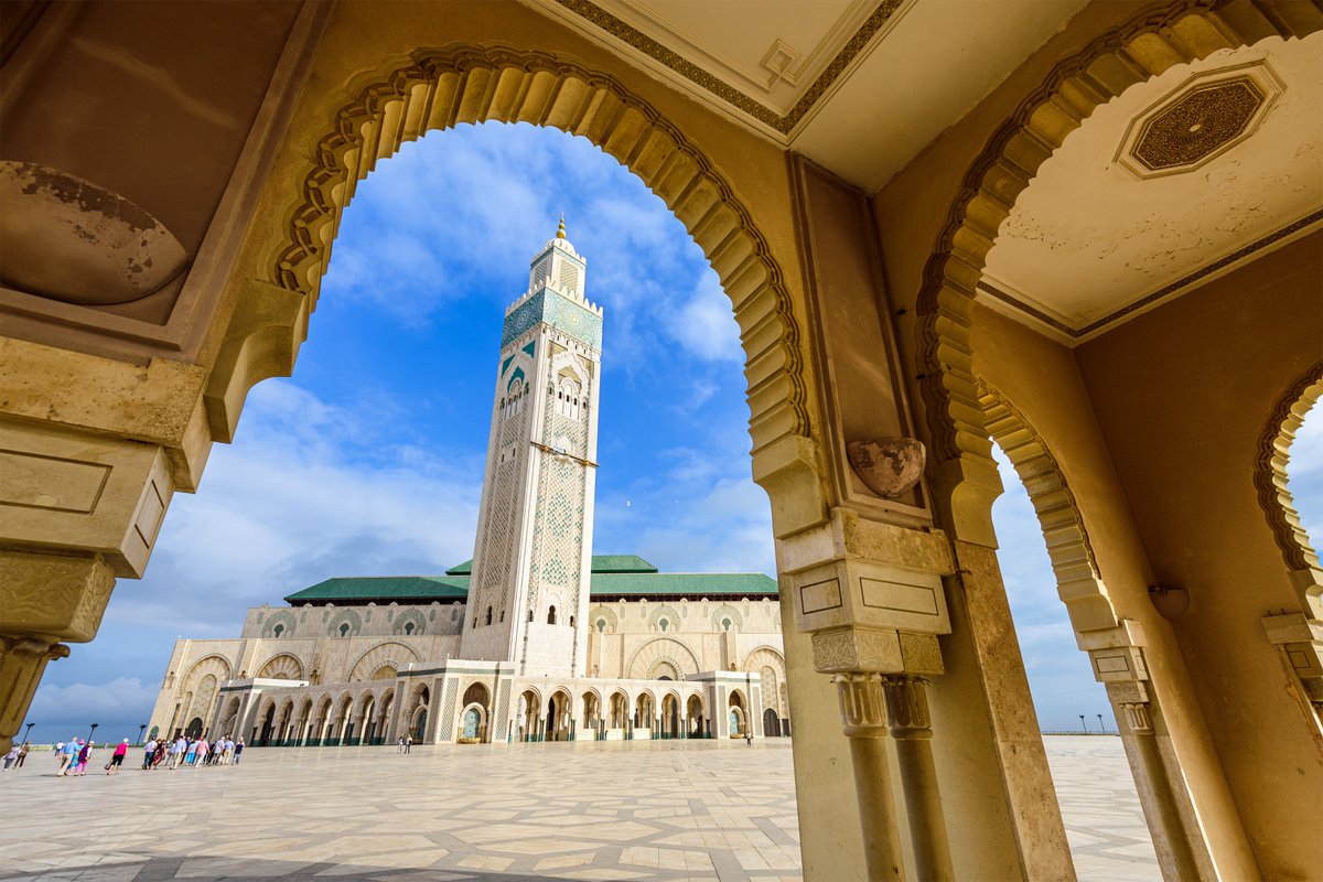 sociableearth's tweet photo. A magnificent Masjid in Casablanca (Morocco) How beautiful! https://t.co/hmu4Jxj4Nw