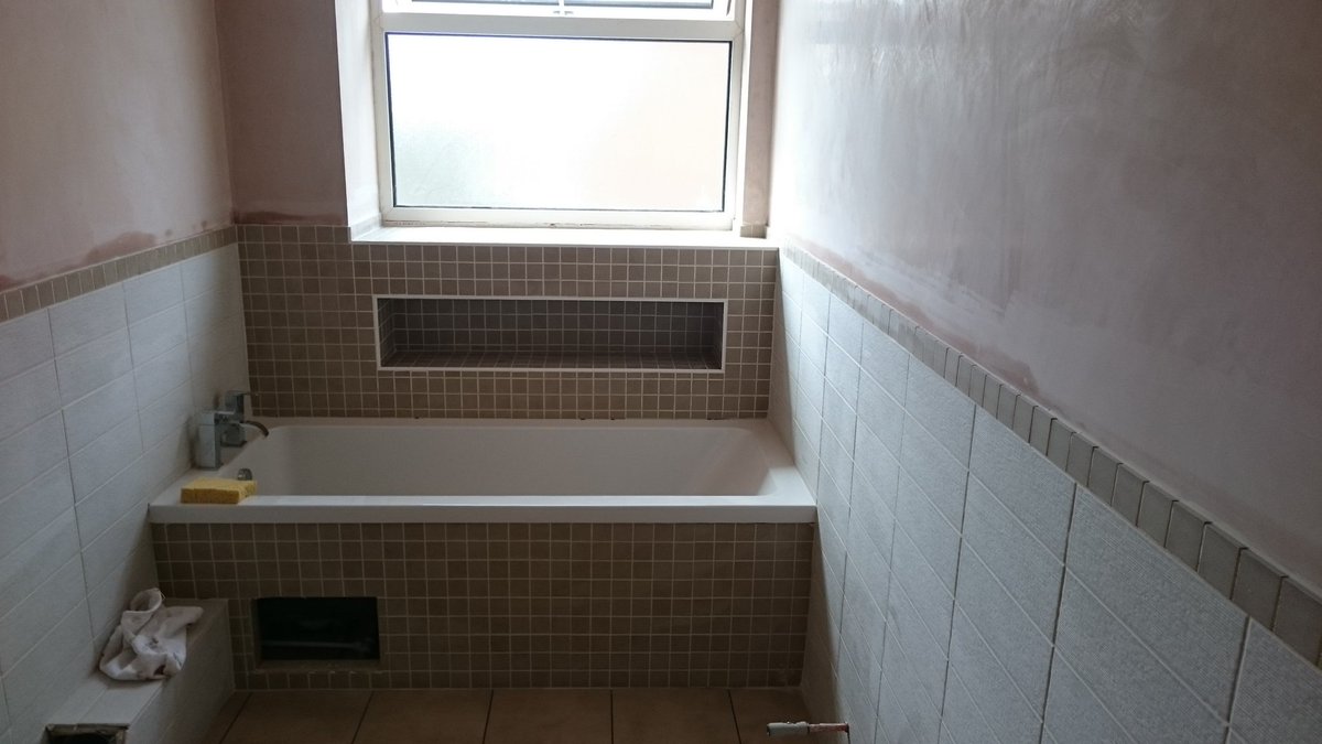 UPTNorwich's tweet photo. More plastering and tiling shots #UPT https://t.co/FNGoFMtlL2