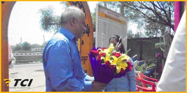 TCILGroup's tweet photo. #Students from class 8-12 receive a ray of #hope with #TMLDC #Truck Driver's Ward #Scholarships sponsored by #TCI. https://t.co/StsE8RQ09F