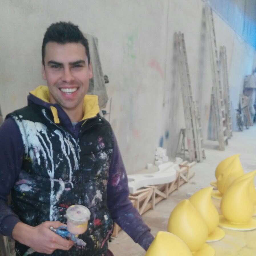 <a href="/FallaClubOrtega/">Falla Club Ortega</a> presenta sus artistas para el 2017:
Mon. Mayor Luis Herrero, mon. Infantil <a href="/pablofandos/">Maukka.eth</a>