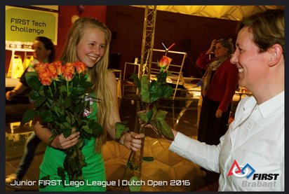 Gefeliciteerd meiden!
(Lag het misschien ook een héél klein beetje aan de #rozen …?) :P

duyvenvoorde.nl/archieven/1653