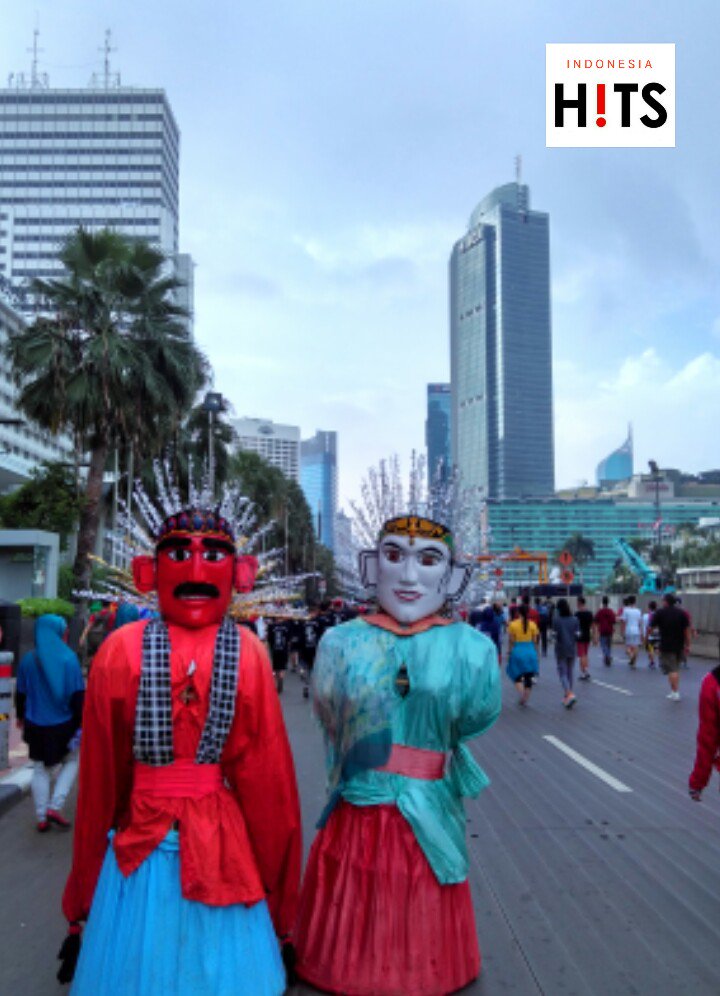 hits_indo's tweet photo. Dulu,org Betawi menyebut Ondel-ondel:Barongan, berasal dr kata Barengan, artinya bareng2/bersama2 #Betawi #Jakarta https://t.co/YcgKgAQv00