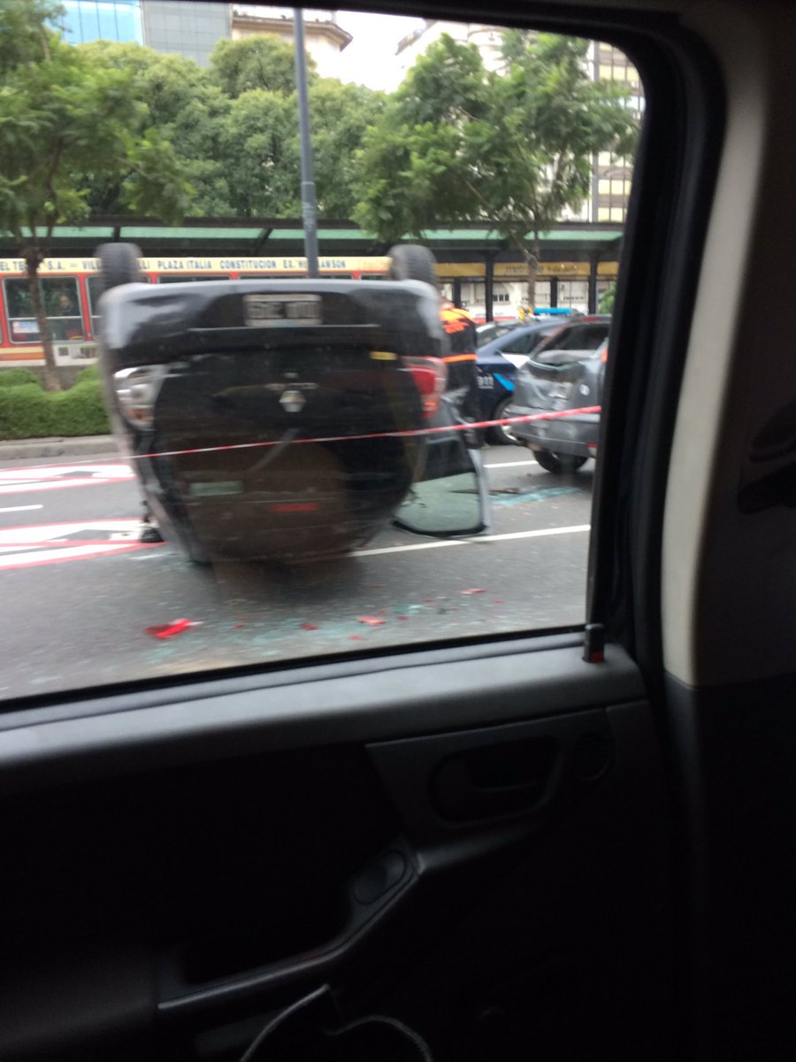 lsrama's tweet photo. @ernestoarriaga demoras en Av. 9 de julio por accidente sentido a constitución https://t.co/VW5Li9VteV