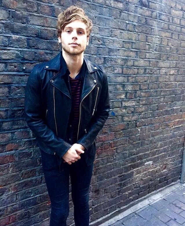 I have such a beautiful future husband 😍