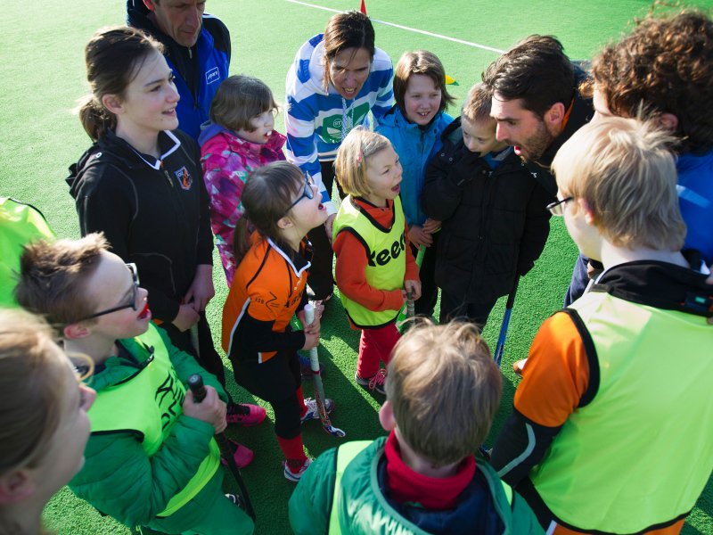 EMHCEindhoven's tweet photo. Leuk stuk in het @ED_Eindhoven over afgelopen zaterdag! @Horst24 #EMHC @MHCOranjeZwart https://t.co/eOkStiJIsF https://t.co/QdSSrLYSom
